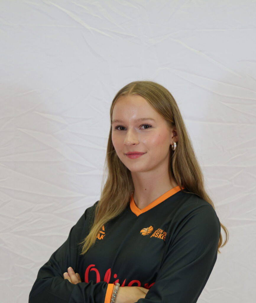 #2 Emily Bömelburg