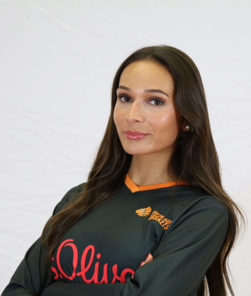 #8 Taina Wisniewski